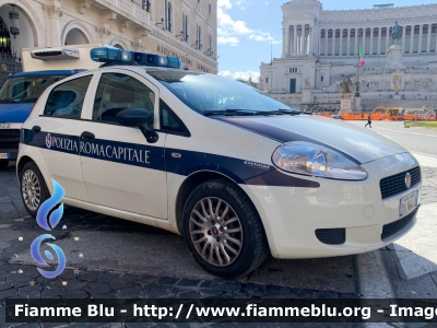 Fiat Grande Punto
Polizia Roma Capitale
Allestimento Bertazzoni
POLIZIA LOCALE YA 664 AJ
Parole chiave: Fiat / Grande_Punto / POLIZIALOCALEYA664AJ