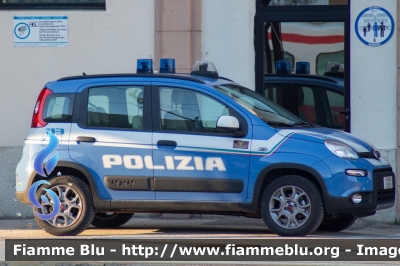 Fiat Nuova Panda 4x4 II serie
Polizia di Stato
Questura di Bolzano
Polizia Ferroviaria
POLIZIA N5192
Parole chiave: Fiat Nuova_Panda_4x4_IIserie POLIZIAN5192