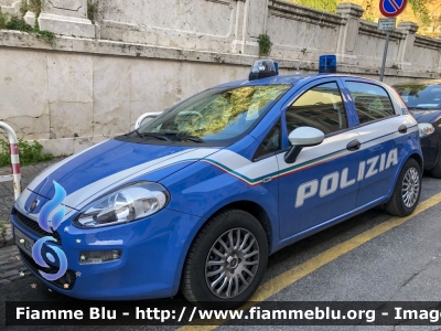 Fiat Punto VI serie
Polizia di Stato
POLIZIA N5564
- nuova targa -
Parole chiave: Fiat Punto VI serie POLIZIAN5564