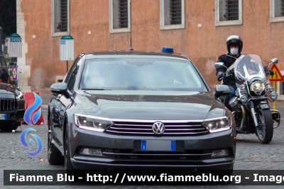 Volkswagen Passat VIII serie
Vettura utilizzata nelle Scorte
Parole chiave: Volkswagen / Passat_VIIIserie