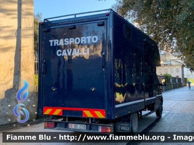 Iveco Daily III serie
Carabinieri
4° Reggimento a Cavallo
Trasporto Cavalli
Allestimento Valli
CC BN 228
Parole chiave: iveco / daily_IIIserie / ccbn228