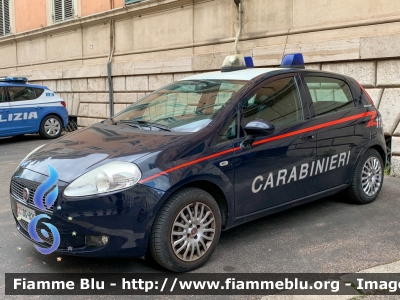 Fiat Grande Punto
Carabinieri
Reparto Carabinieri presso il Quirinale
CC DG 826
Parole chiave: Fiat Grande_Punto CCDG826
