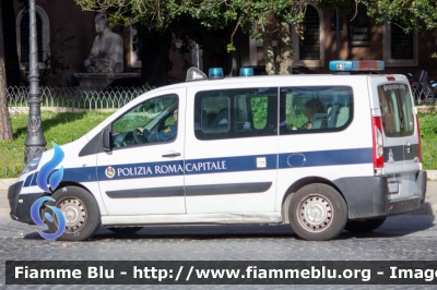 Citroen Jumpy III serie
Polizia Roma Capitale
POLIZIA LOCALE YA 177 AC
Parole chiave: Citroen Jumpy_IIIserie POLIZIALOCALEYA177AC