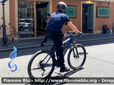 Mountain Bike
Polizia Roma Capitale
Gruppo Sicurezza Sociale Urbana
Parole chiave: Mountain-Bike