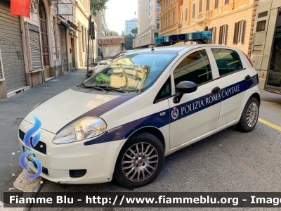 Fiat Grande Punto
Polizia Roma Capitale
Allestimento Bertazzoni
POLIZIA LOCALE YA 664 AJ
Parole chiave: Fiat / / / Grande_Punto / / / POLIZIALOCALEYA664AJ