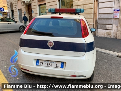 Fiat Grande Punto
Polizia Roma Capitale
Allestimento Bertazzoni
POLIZIA LOCALE YA 664 AJ
Parole chiave: Fiat / / / Grande_Punto / / / POLIZIALOCALEYA664AJ