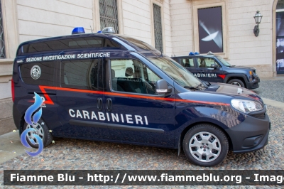 Fiat Doblò XL IV serie
Carabinieri
Reparto Investigazioni Scientifiche 
CC DT 081
Parole chiave: Fiat Doblò_XL_IVserie CCDT081