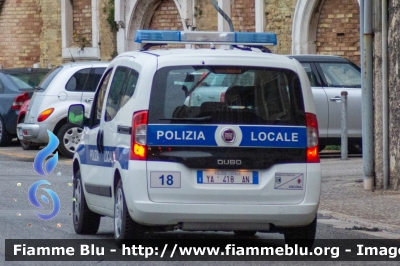 Fiat Qubo
Polizia Municipale 
Comune di Ancona
Automezzo numero: 18 
POLIZIA LOCALE YA 418 AN 

Parole chiave: Fiat Qubo POLIZIALOCALEYA418AN