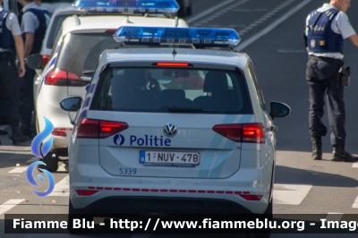 Volkswagen Sharan
Koninkrijk België - Royaume de Belgique - Königreich Belgien - Belgio
Police Locale Bruxelles

Parole chiave: Volkswagen Sharan