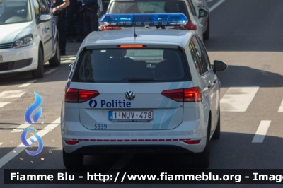 Volkswagen Sharan
Koninkrijk België - Royaume de Belgique - Königreich Belgien - Belgio
Police Locale Bruxelles
Parole chiave: Volkswagen Sharan