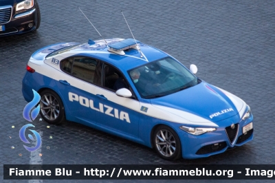 Alfa Romeo Nuova Giulia Q4
Polizia di Stato
Polizia Stradale
Scorta Presidente della Repubblica
POLIZIA M2701
Parole chiave: Alfa-Romeo Nuova_Giulia_Q4 POLIZIAM2701