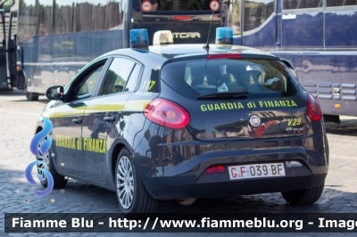 Fiat Nuova Bravo
Guardia di Finanza
GdiF 039 BF

Festa della Repubblica 2020
Parole chiave: Fiat Nuova_Bravo GdiF039BF Festa_della_Repubblica_2020