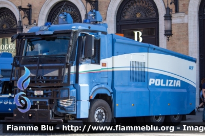 Mercedes-Benz Arocs
Polizia di Stato
I Reparto Mobile di Roma
Idrante allestimento Bai
POLIZIA M2781
Parole chiave: Mercedes-Benz Arocs POLIZIAM2781