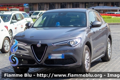 Alfa Romeo Stelvio
Vettura utilizzata nelle Scorte
Parole chiave: Alfa-Romeo Stelvio
