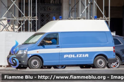 Volkswagen Transporter T5
Polizia di Stato
Polizia Stradale
POLIZIA F5585
Parole chiave: Volkswagen Transporter_T5 POLIZIAF5585