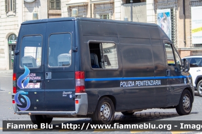 Fiat Ducato Maxi II serie
Polizia Penitenziaria
Nucleo Traduzioni e Piantonamenti
Automezzo Protetto per il Trasporto di Detenuti
POLIZIA PENITENZIARIA 420 AD
Parole chiave: Fiat / / / Ducato_Maxi_IIserie / / / POLIZIAPENITENZIARIA420AD