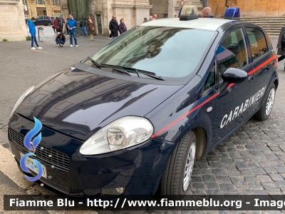 Fiat Grande Punto
Carabinieri
CC CY 561
Parole chiave: Fiat Grande_Punto CCCY561