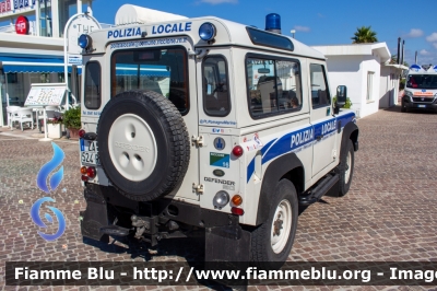 Land Rover Defender 90
Polizia Municipale
Comune di Riccione (RN)
CODICE AUTOMEZZO: 16
Parole chiave: Land-Rover Defender_90