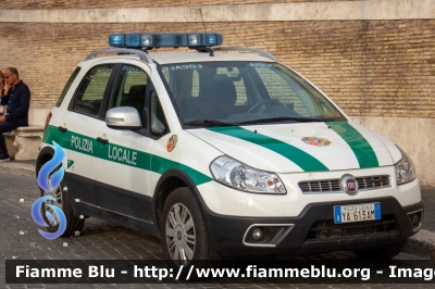 Fiat Sedici restyle
Polizia provinciale Roma
Provincia di Roma
POLIZIA LOCALE YA 613 AM
-Nuova livrea-
Parole chiave: Fiat Sedici_restyle POLIZIALOCALEYA613AM