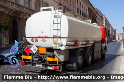 Scania 124L420
Vigili del Fuoco
Comando Provinciale di Roma
Autocisterna trasporto carburante
Allestimento Sacim
VF 29934
Parole chiave: Scania / 124L420 / VF29934