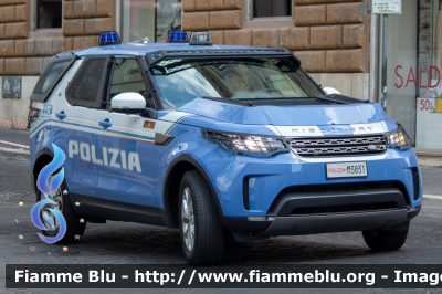 Land Rover Discovery 5
Polizia di Stato
Reparto Mobile
Allestimento Elevox
Decorazione Grafica Artlantis
POLIZIA M3831
