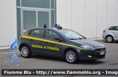 Fiat Nuova Bravo
Guardia di Finanza
GdiF 017 BF
Parole chiave: Guardia di Finanza GdiF Fiat Nuova Bravo 117