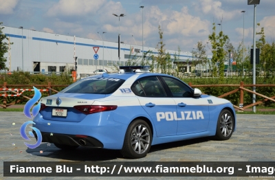 Alfa Romeo Nuova Giulia Q4
Polizia di Stato
Polizia Stradale
POLIZIA M2701

Innovatour 2017
Parole chiave: Alfa_Romeo Nuova_Giulia_Q4 POLIZIAM2701