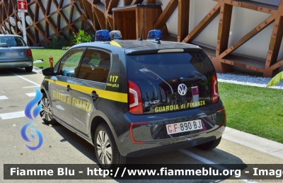 Volkswagen E-Up
Guardia di Finanza
Allestita Focaccia
GdiF 890 BJ

Parole chiave: Volkswagen E-Up GdiF890BJ