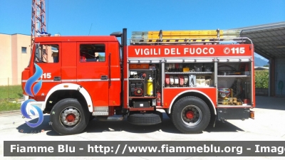 Iveco 190-26
Vigili del Fuoco
Comando Provinciale di Udine
Distaccamento Volontario di San Daniele del Friuli
Allestimento Baribbi
VF 15782
Parole chiave: Iveco 190-26 VF15782