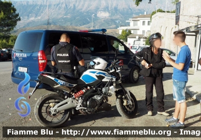 Aprilia Shiver 750 ABS
Shqipëria - Albania
 Policia - Polizia 
Parole chiave: Aprilia Shiver_750_ABS
