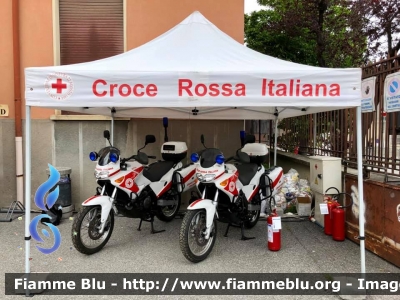 Aprilia Pegaso 650 II Serie
Croce Rossa Italiana
Comitato locale di Codogno (LO)
Ex Polizia stradale - Non ancora targate.
Servizio rapido sanitario.

Parole chiave: Aprilia Pegaso_650_IISerie
