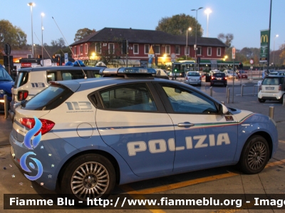 Alfa Romeo Nuova Giulietta restyle
Polizia di Stato
Polizia Ferroviaria
Allestimento FCA
POLIZIA M6270
Parole chiave: Alfa-Romeo Nuova_Giulietta_restyle