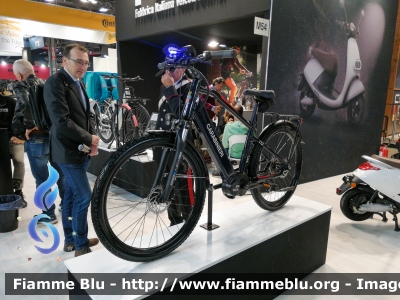 Bicicletta
Carabinieri

Esposta all'EICMA 2022
