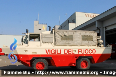 Iveco 6640G
Vigili del Fuoco
Comando Provinciale di Cremona
Allestita Iveco-Magirus
VF 14504
Parole chiave: Iveco 6640G VF14504