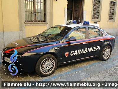 Alfa Romeo 159
Carabinieri
Nucleo Operativo Radiomobile
CC CQ 952
Parole chiave: Alfa-Romeo 159 CCCQ952 Festa_della_Repubblica_2020