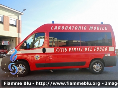 Fiat Ducato X250
Vigili del Fuoco
Comando Provinciale di Piacenza
Nucleo Nucleare Batteriologico Chimico Radioattivo
Laboratorio mobile
VF 26394
Parole chiave: Fiat Ducato_X250 VF26394