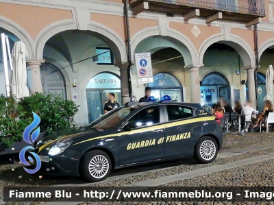 Alfa Romeo Nuova Giulietta restyle
Guardia di Finanza
Allestita NCT Nuova Carrozzeria Torinese
Decorazione Grafica Artlantis
GdiF 176 BN
Parole chiave: Alfa-Romeo Nuova_Giulietta_restyle GdiF176BN