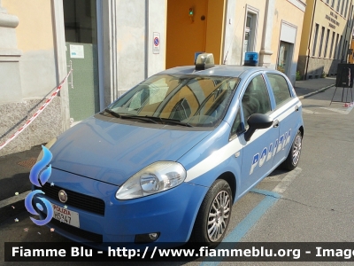 Fiat Grande Punto
Polizia di Stato
POLIZIA H5347
Parole chiave: Fiat Grande_Punto POLIZIAH5347 02_giugno_2020