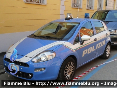Fiat Punto VI serie
Polizia di Stato
Allestimento Nuova Carrozzeria Torinese
Decorazione grafica Artlantis
POLIZIA N5473
Parole chiave: Fiat Punto_VIserie POLIZIAN5473 02_giugno_2020