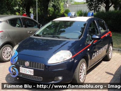 Fiat Grande Punto
Carabinieri
CC CS 780
Parole chiave: Fiat Grande_Punto 02_giugno_2020