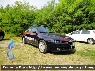 Alfa Romeo 159
Carabinieri
Nucleo Operativo Radiomobile
CC CQ 955
Parole chiave: Alfa-Romeo 159 CCCQ955 norm_pavia