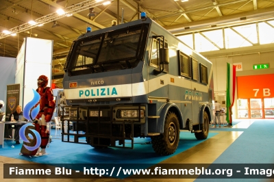 Iveco EuroCargo 4x4 II serie
Polizia di Stato
Reparto Mobile Milano
POLIZIA F7765

Esposto alla fiera della Sicurezza di Milano 2023
Parole chiave: Iveco_EuroCargo_4x4_IIserie POLIZIAF7765