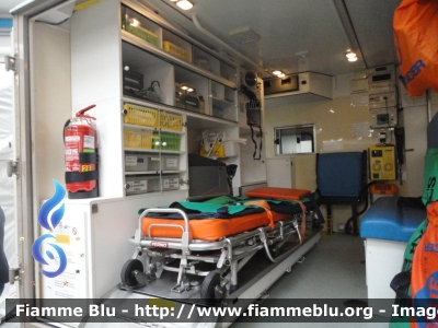 Iveco VM90
ANA Protezione Civile
Unità Chirurgico Traumatologica
Interno
Parole chiave: Iveco VM90 Ambulanza reas2019