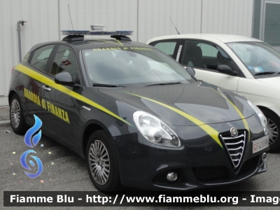 Alfa Romeo Nuova Giulietta
Guardia di Finanza
Allestita NCT Nuova Carrozzeria Torinese
Decorazione Grafica Artlantis
GdiF 410 BK
Parole chiave: Alfa-Romeo Nuova_Giulietta GdiF410BK Reas_2019