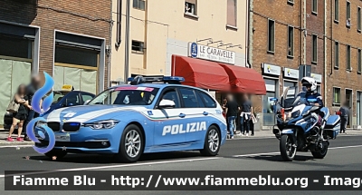 Bmw 318 Touring F31 III restyle 
Polizia di Stato
Polizia Stradale

in scorta al Giro d'Italia 2019
Parole chiave: Bmw 318_Touring_F31_III_restyle Giro_D_Italia_2019
