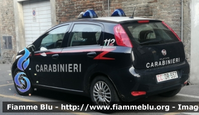 Fiat Punto VI serie
Carabinieri
CC DR 557
Parole chiave: Fiat Punto_VIserie CCDR557