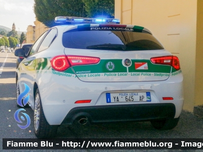 Alfa Romeo Nuova Giulietta restyle
Polizia Provinciale
Provincia di Piacenza
Allestimento Bertazzoni Veicoli Speciali
POLIZIA LOCALE YA 645 AP
Parole chiave: Alfa-Romeo Nuova_Giulietta_restyle POLIZIALOCALEYA 645 AP