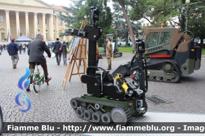 Robot per Disinnesco Ordigni Esplosivi
Esercito Italiano
Artificieri dell'Esercito
Parole chiave: Festa_Forze_Armate_2017