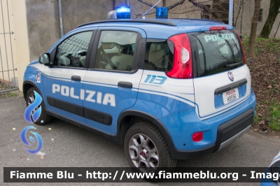 Fiat Nuova Panda 4X4 II Serie
Polizia di Stato
Polizia Ferroviaria
POLIZIA H9556
Parole chiave: Fiat Nuova_Panda_4X4_IISerie POLIZIAH9556