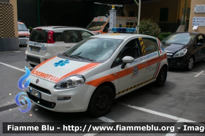 Fiat Punto VI Serie
Croce d'Oro Sampierdarena
Automedica allestita AVS
Parole chiave: Fiat Punto_VIserie Automedica